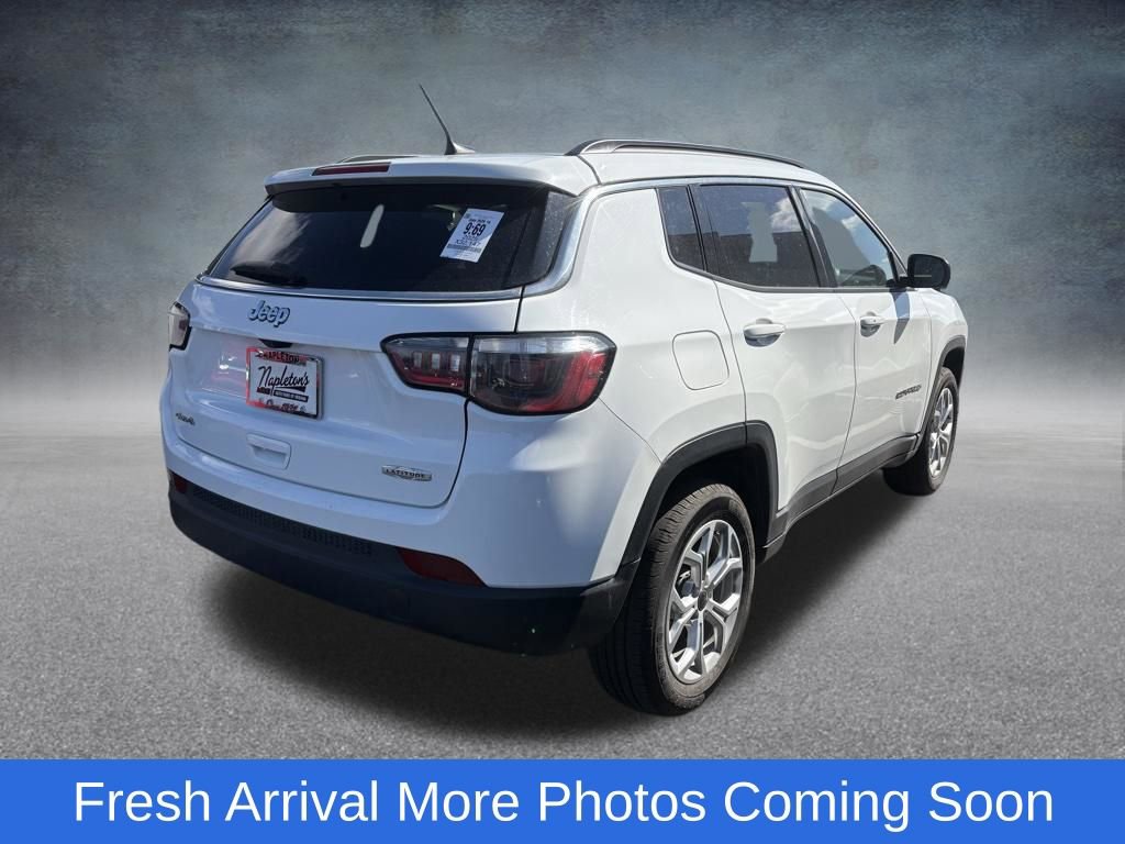 Used 2025 Jeep Compass Latitude w/ Sun & Sound Group image 4