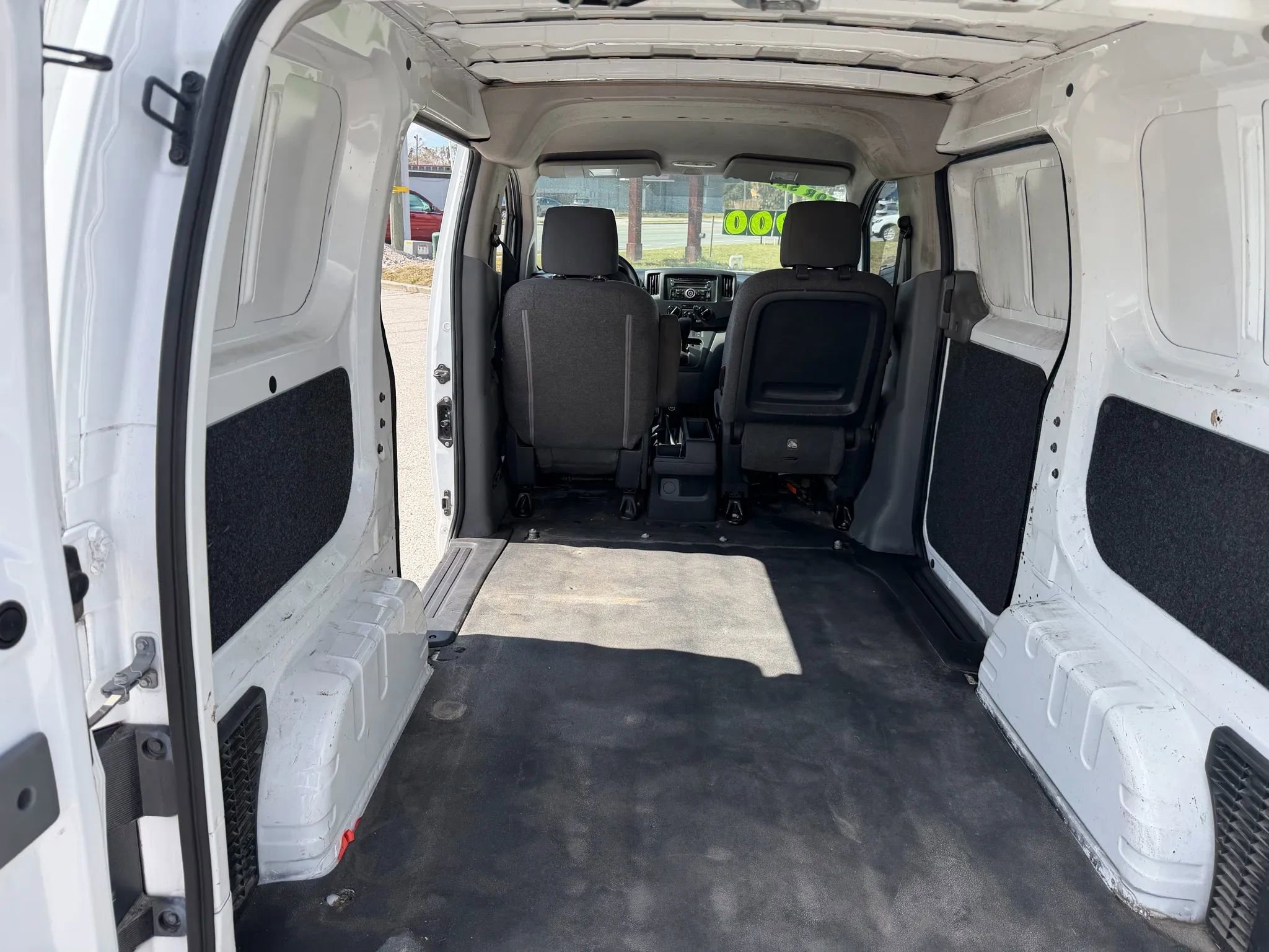 Used 2017 Nissan NV200 S image 9