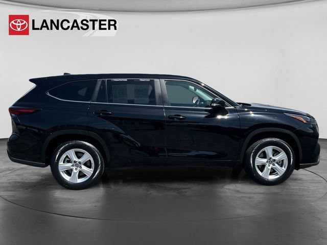 Certified 2025 Toyota Highlander LE FWD image 8