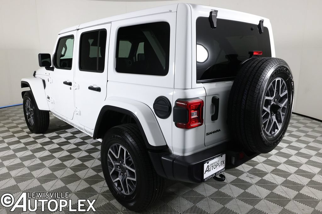 Used 2026 Jeep Wrangler Unlimited Sahara AWD/4WD image 7