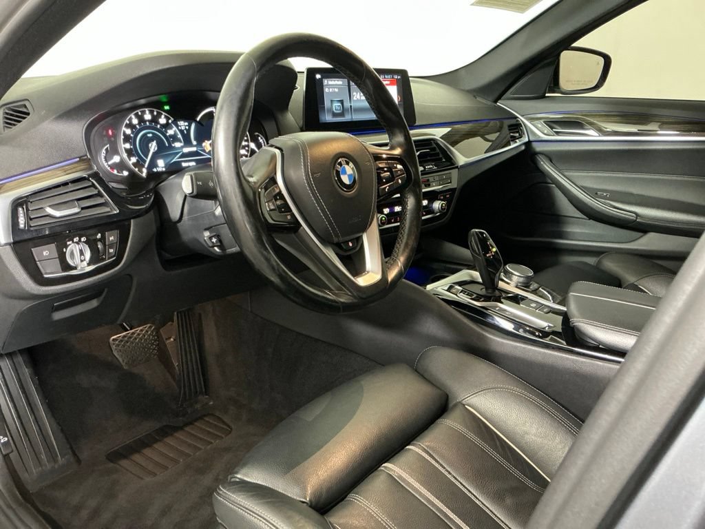 Used 2018 BMW 530e w/ Premium Package 2 RWD image 21