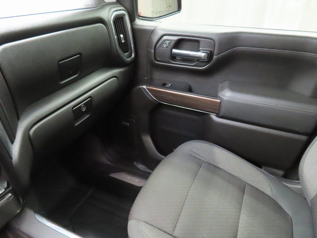 Used 2019 Chevrolet Silverado 1500 RST image 22