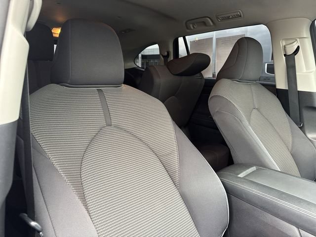 Used 2020 Toyota Highlander LE image 23