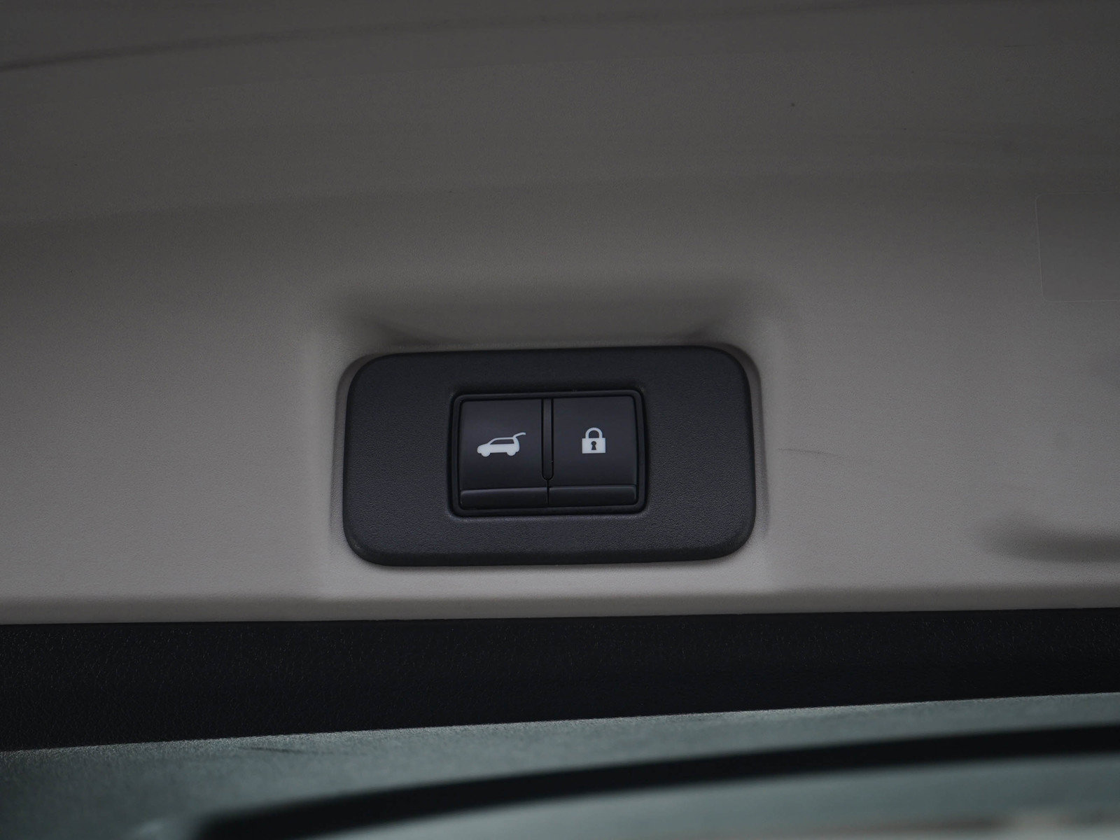 Used 2023 Nissan Ariya AWD/4WD image 18