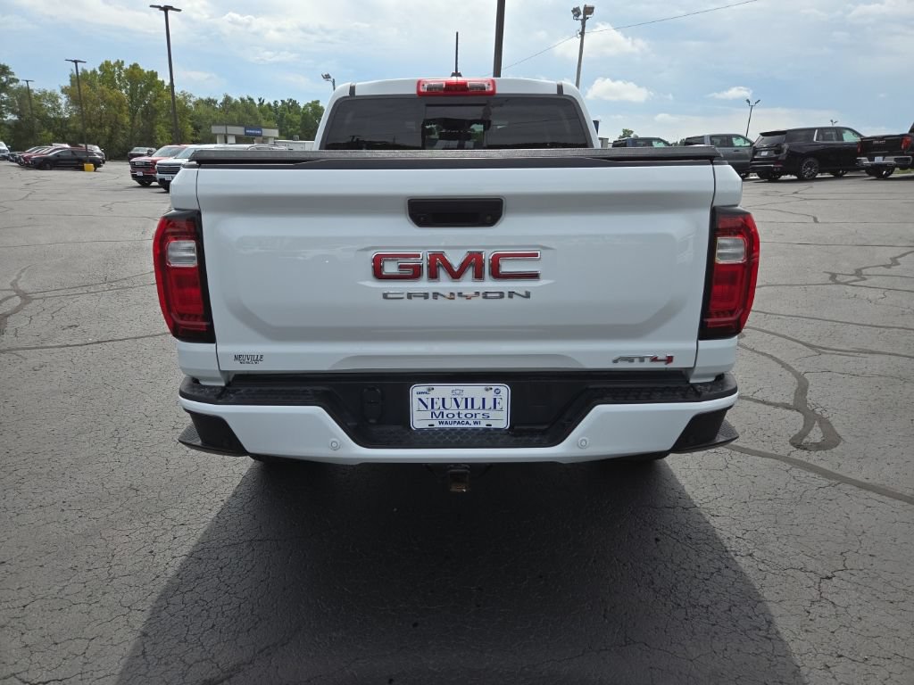 Certified 2023 GMC Canyon AT4 w/ AT4 Premium Package AWD/4WD image 4