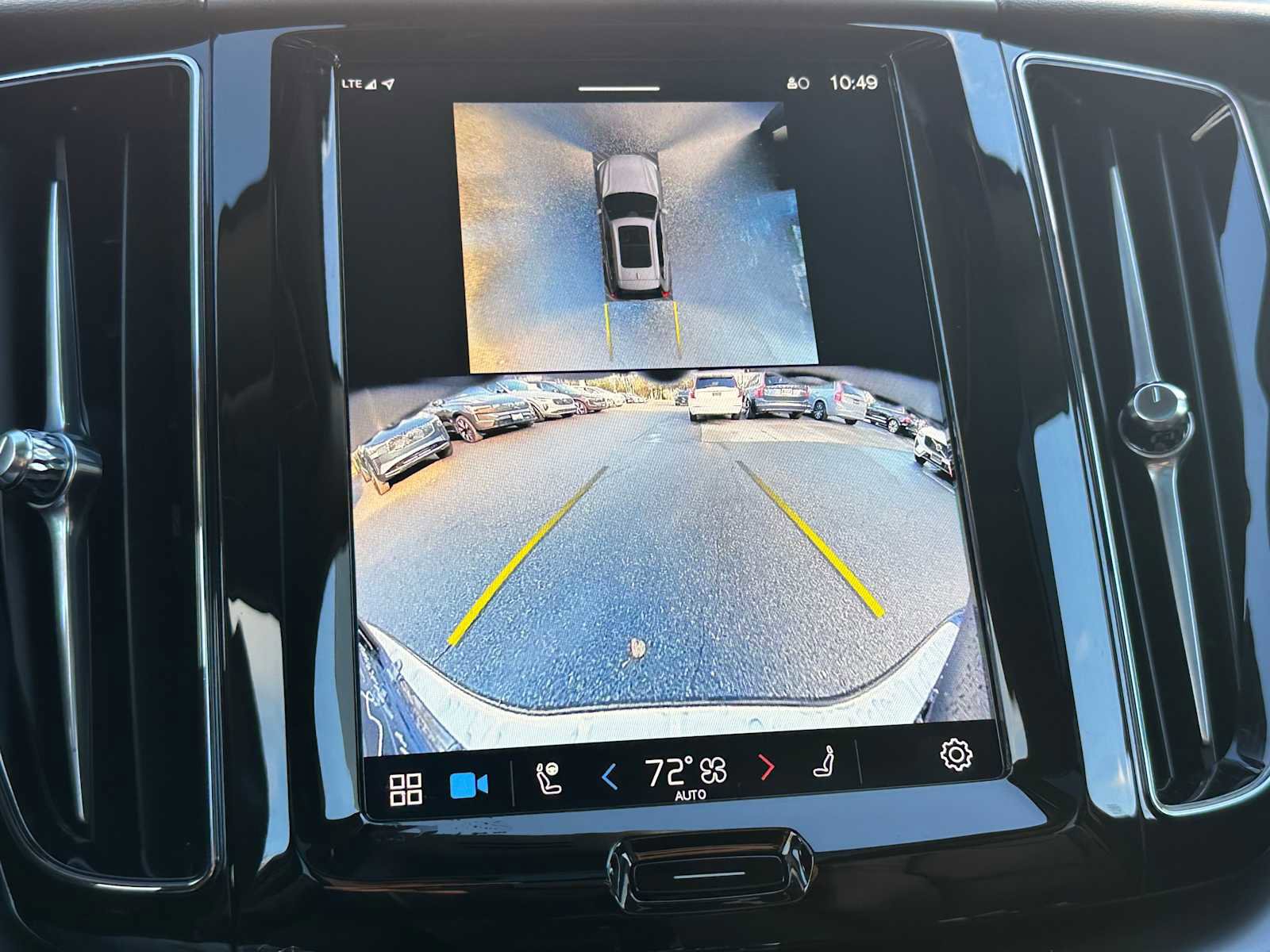 Used 2025 Volvo XC60 B5 Plus w/ Protection Package Premier image 26