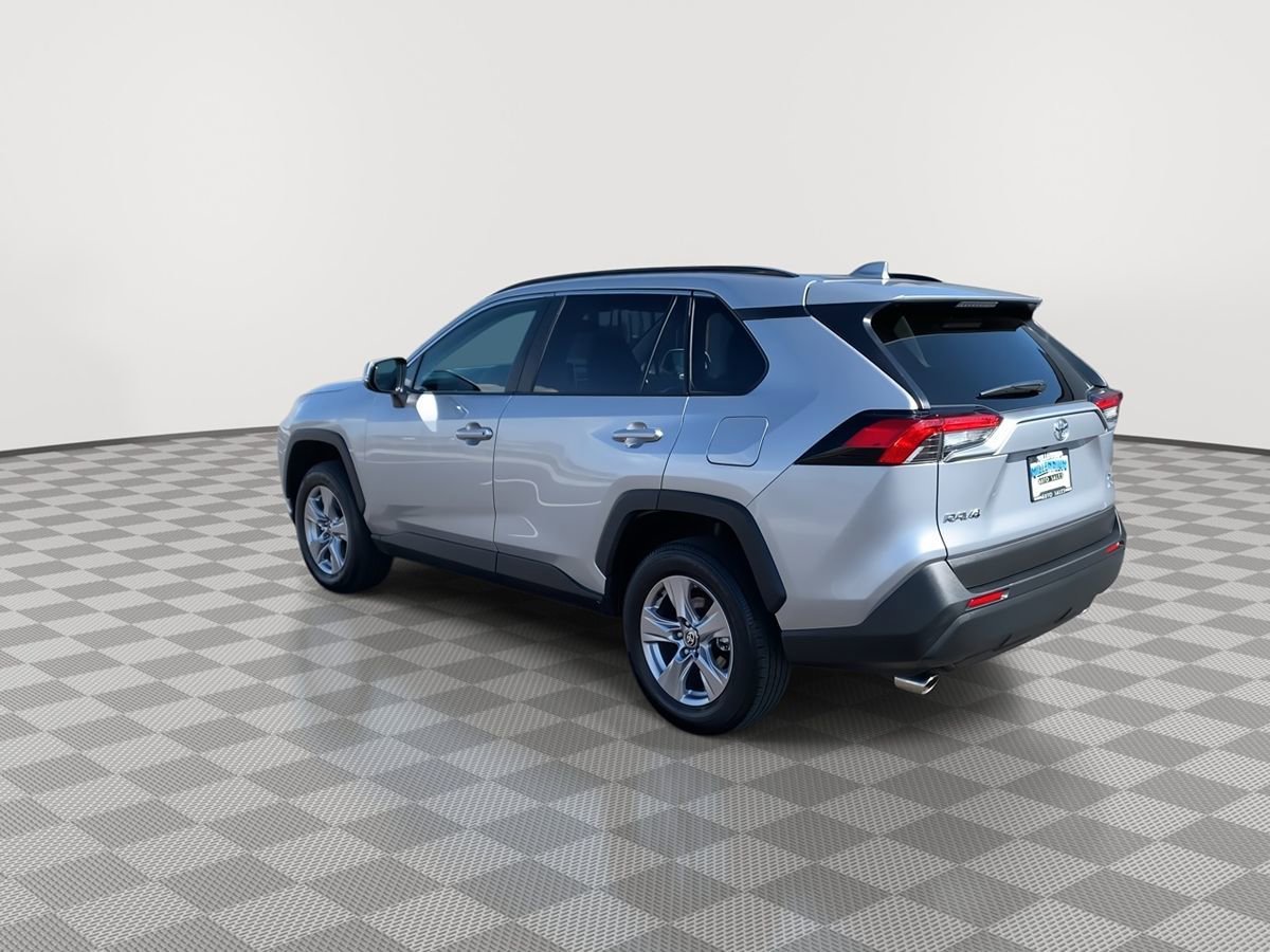 Used 2025 Toyota RAV4 XLE AWD/4WD image 5