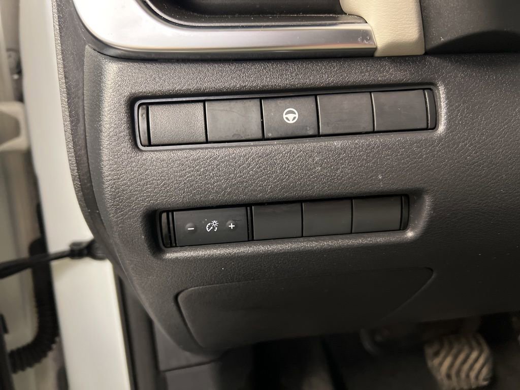 Used 2021 Nissan Rogue SV AWD/4WD image 24