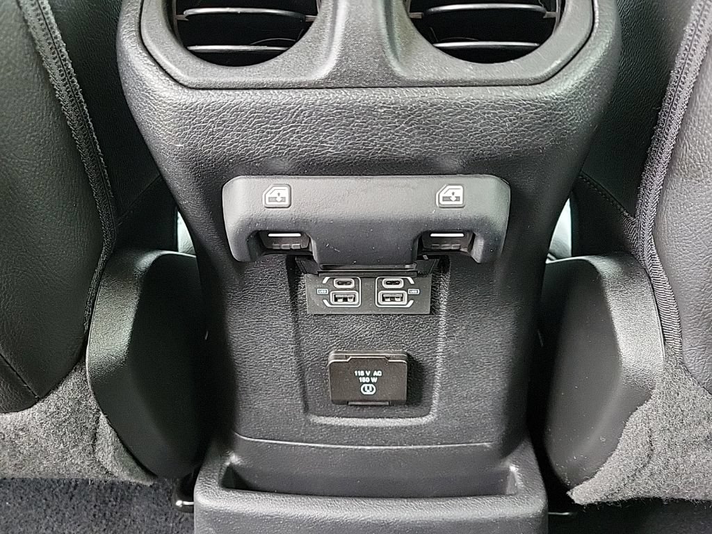 Used 2022 Jeep Wrangler Unlimited Sahara w/ Cold Weather Group AWD/4WD image 24