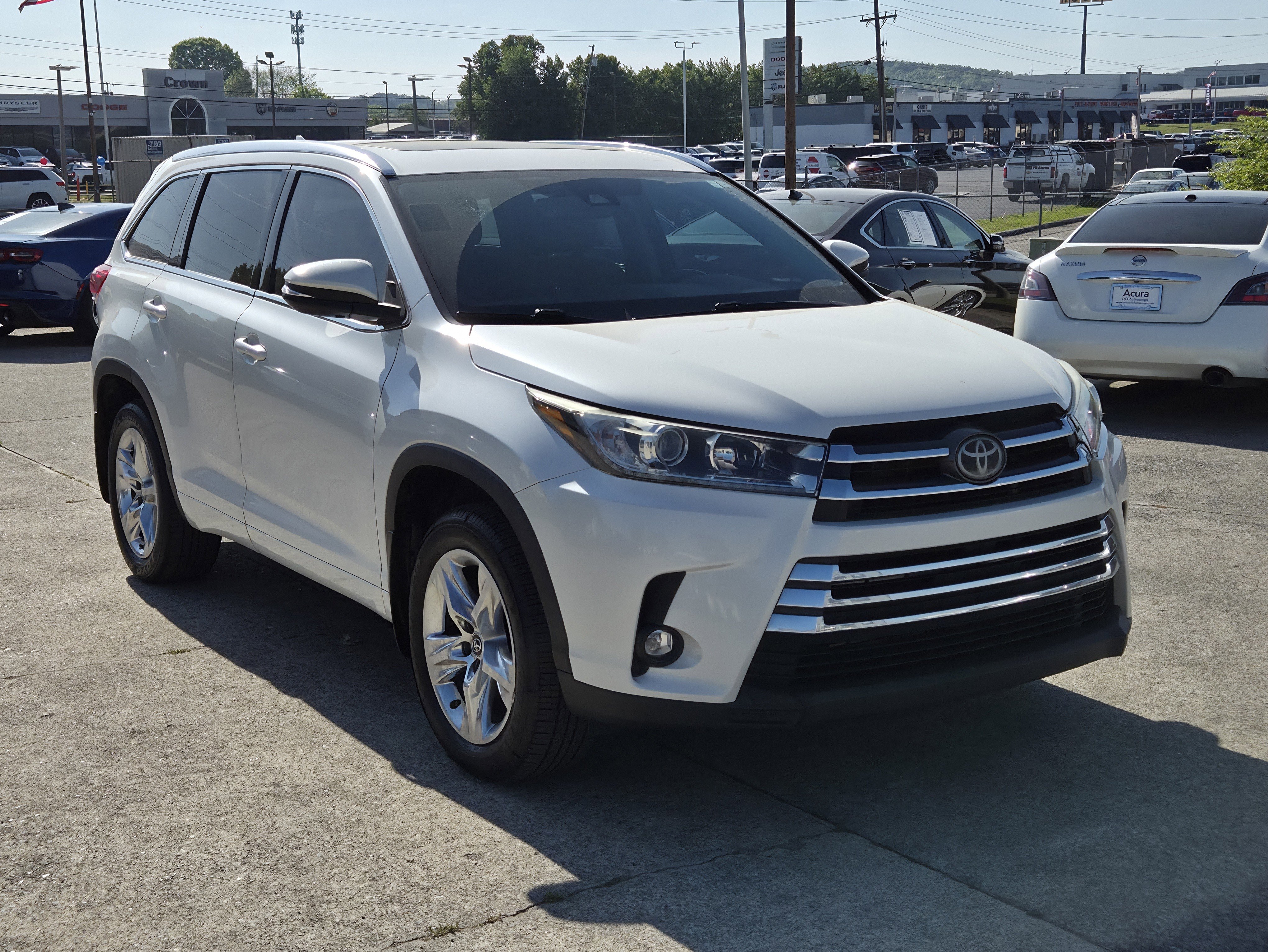 Used 2019 Toyota Highlander Limited AWD/4WD image 1
