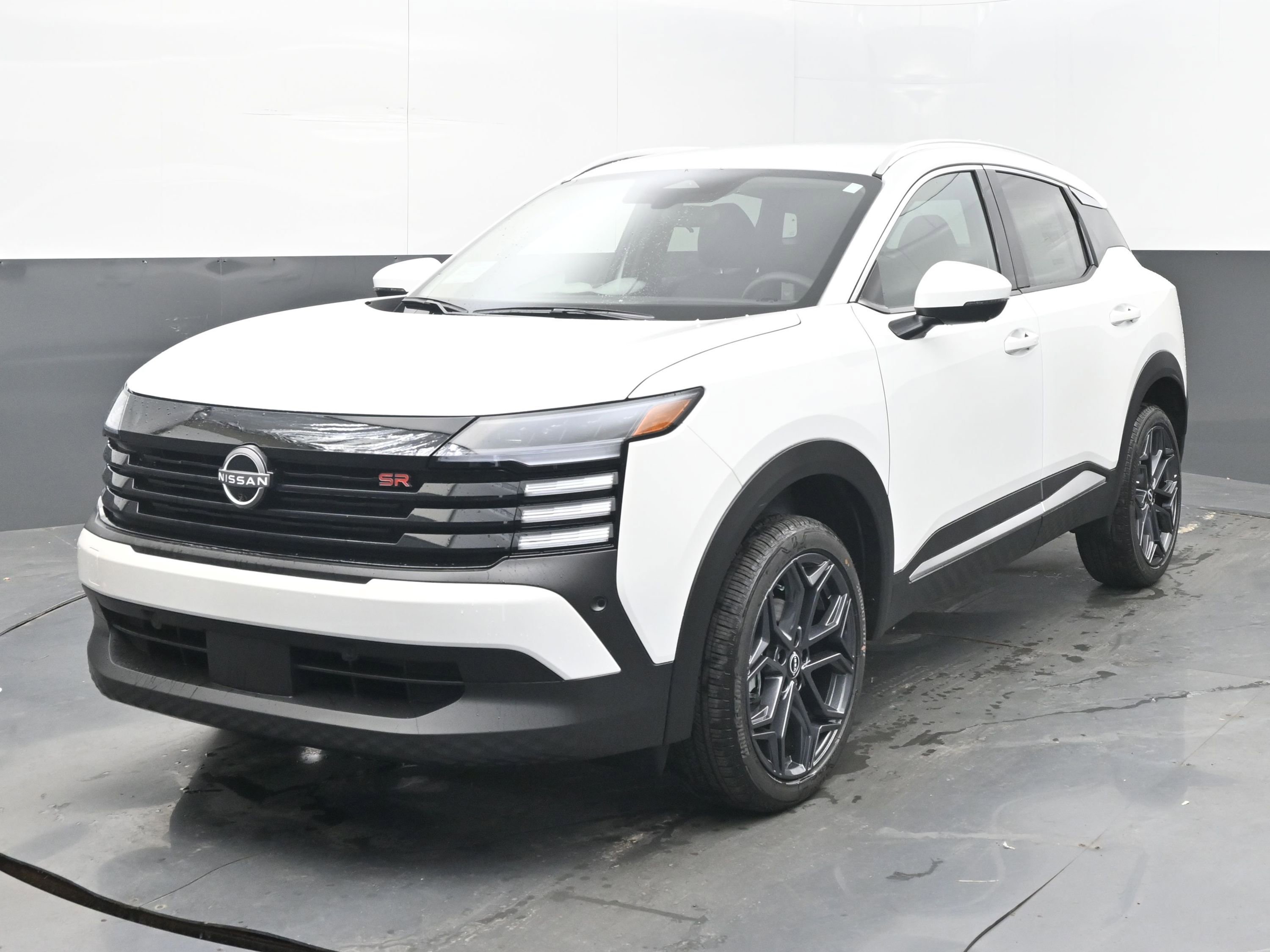 New 2025 Nissan Kicks SR image 3