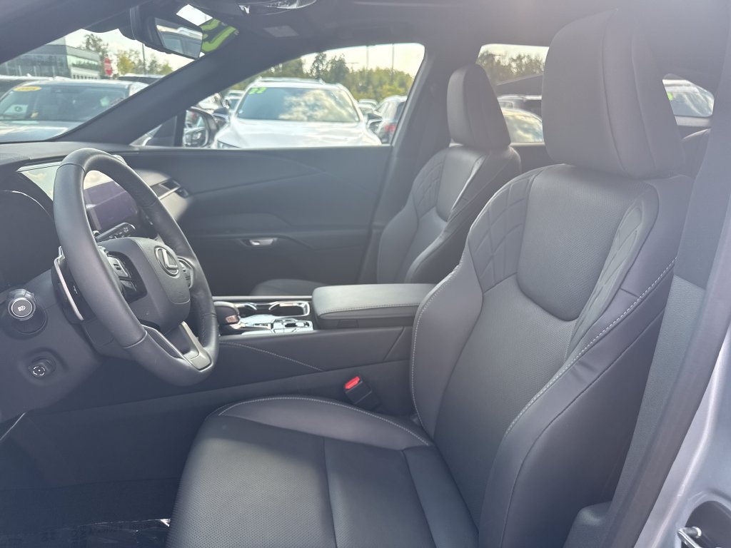 Used 2023 Lexus RX 350h w/ Accessory Package (2T) AWD/4WD image 13