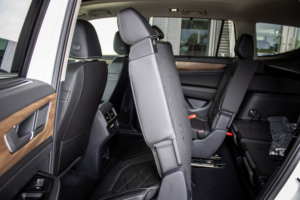 New 2026 Volkswagen Atlas SE image 48