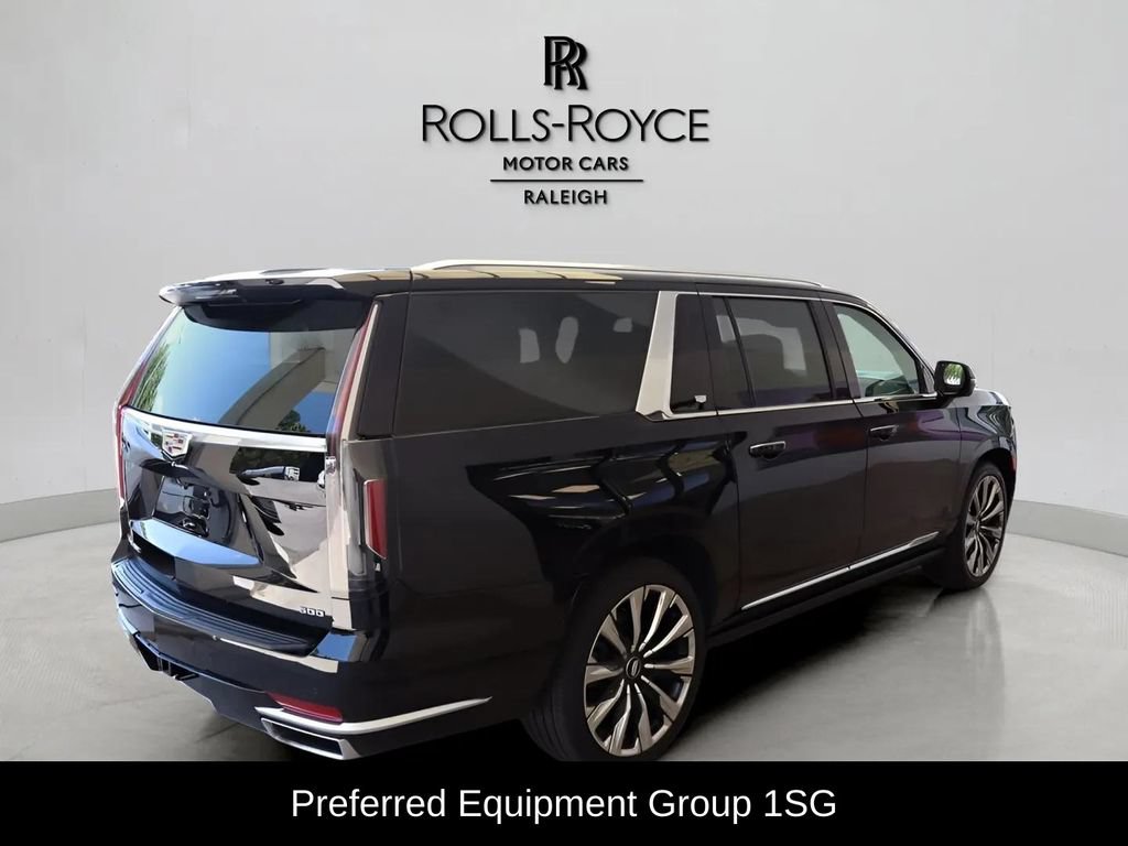 Used 2024 Cadillac Escalade ESV Premium Luxury Platinum AWD/4WD image 4