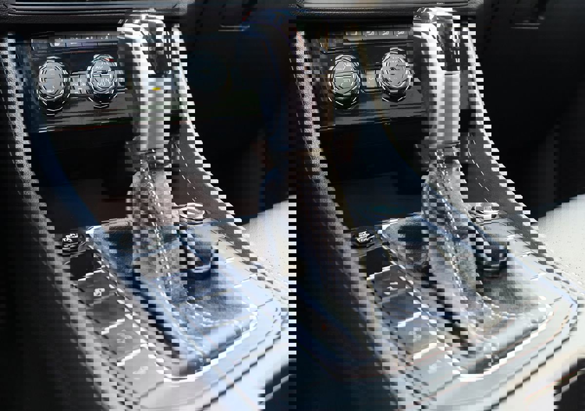 Used 2023 Volkswagen Jetta SE image 50