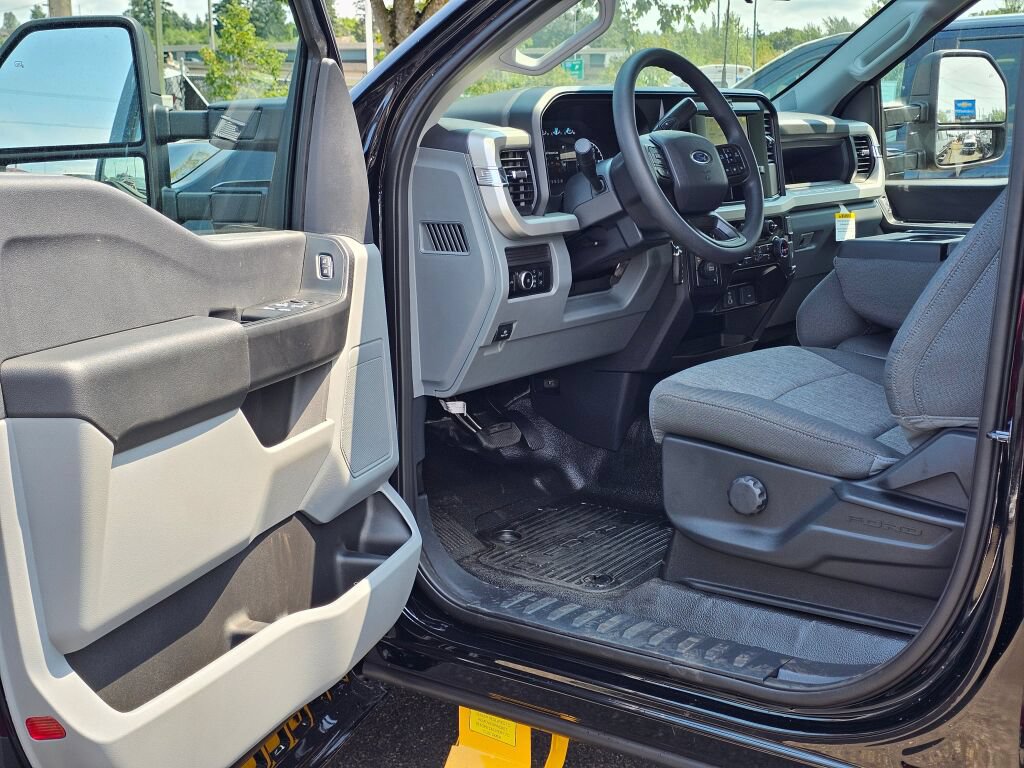 New 2026 Ford F350 XL w/ XL Chrome Package AWD/4WD image 15