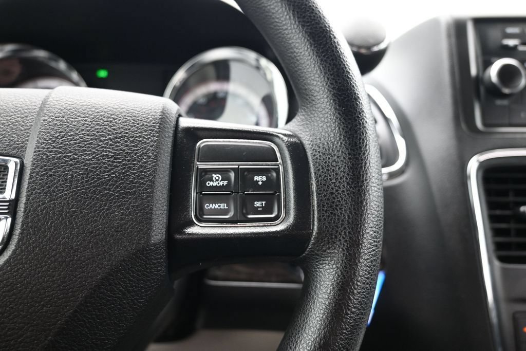 Used 2016 Dodge Grand Caravan SXT FWD image 45