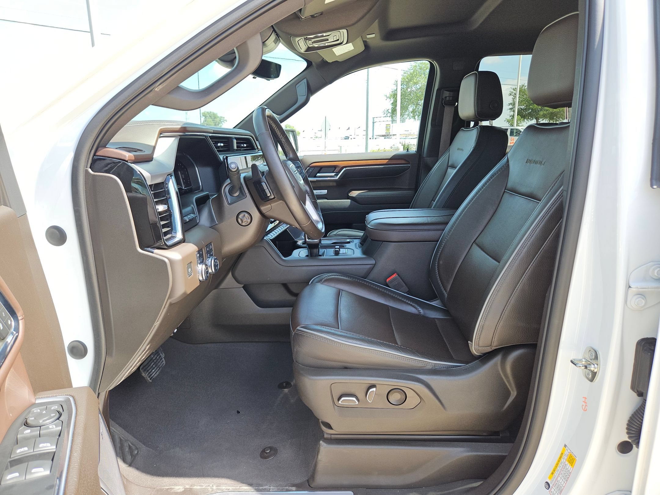 Certified 2023 GMC Sierra 1500 Denali w/ Technology Package AWD/4WD image 9