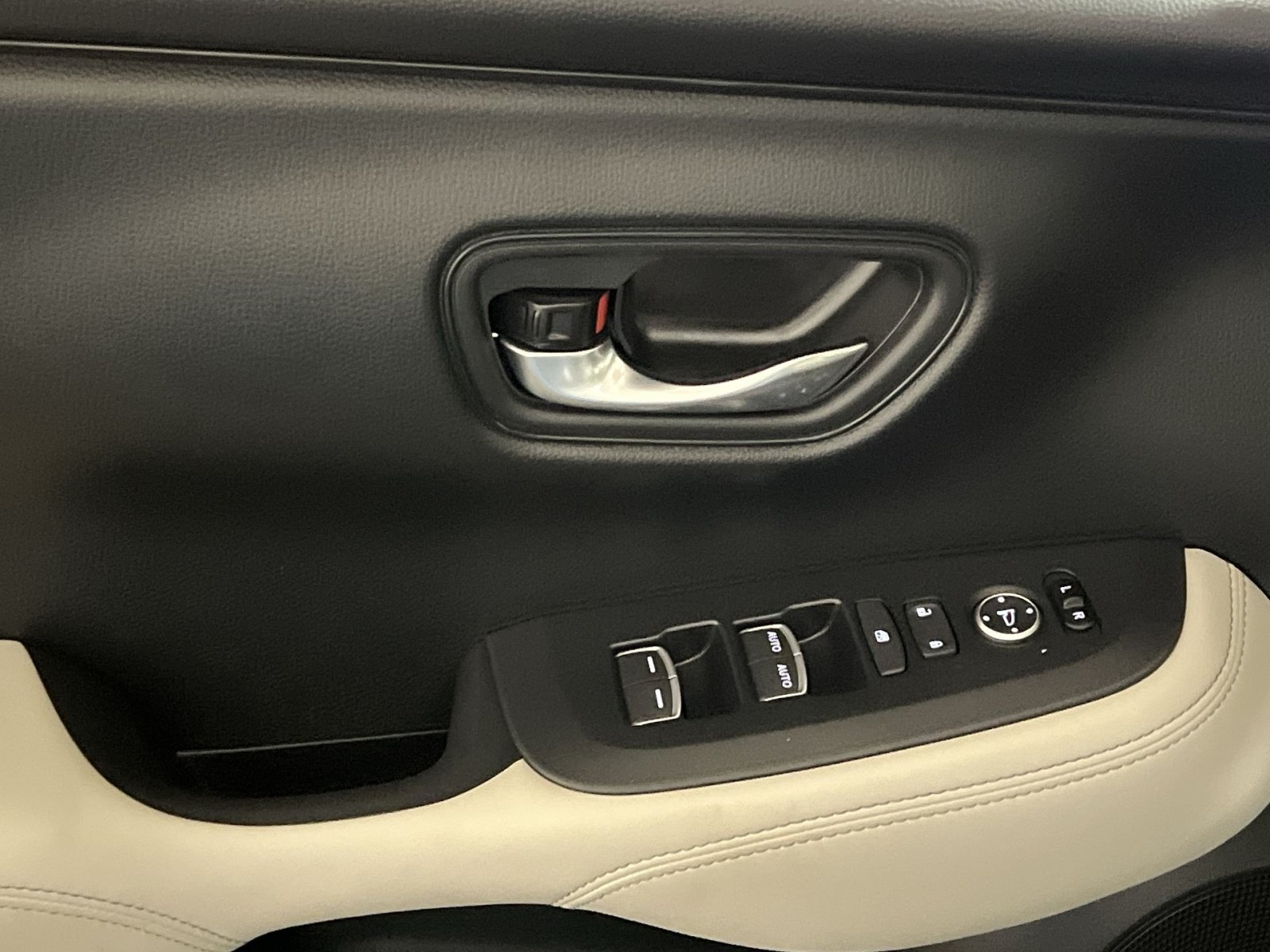 Used 2025 Honda HR-V EX-L image 20