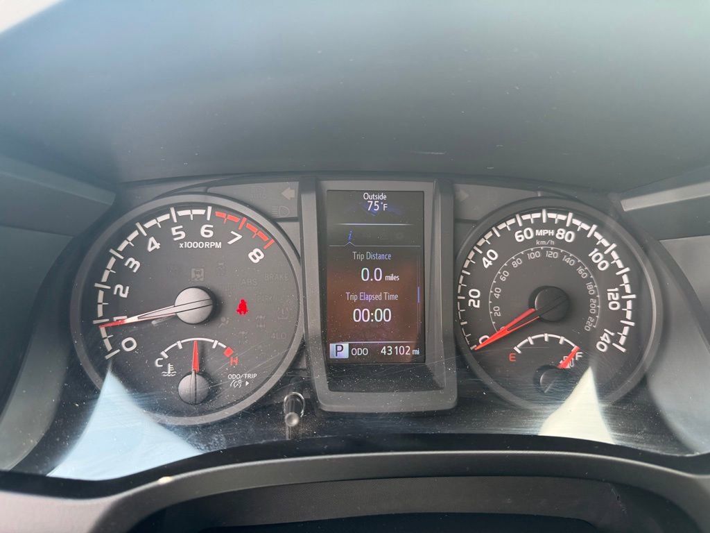 Used 2021 Toyota Tacoma SR image 9