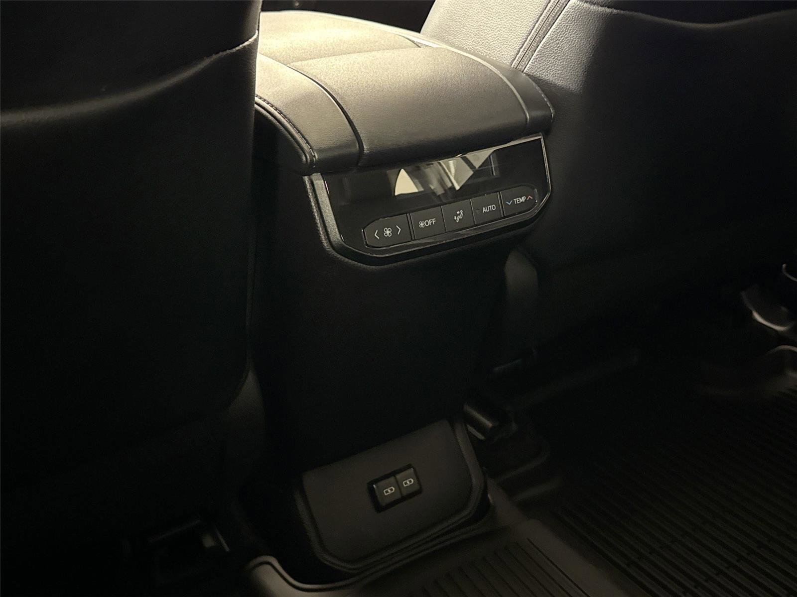 Certified 2025 Toyota Highlander XLE AWD/4WD image 35
