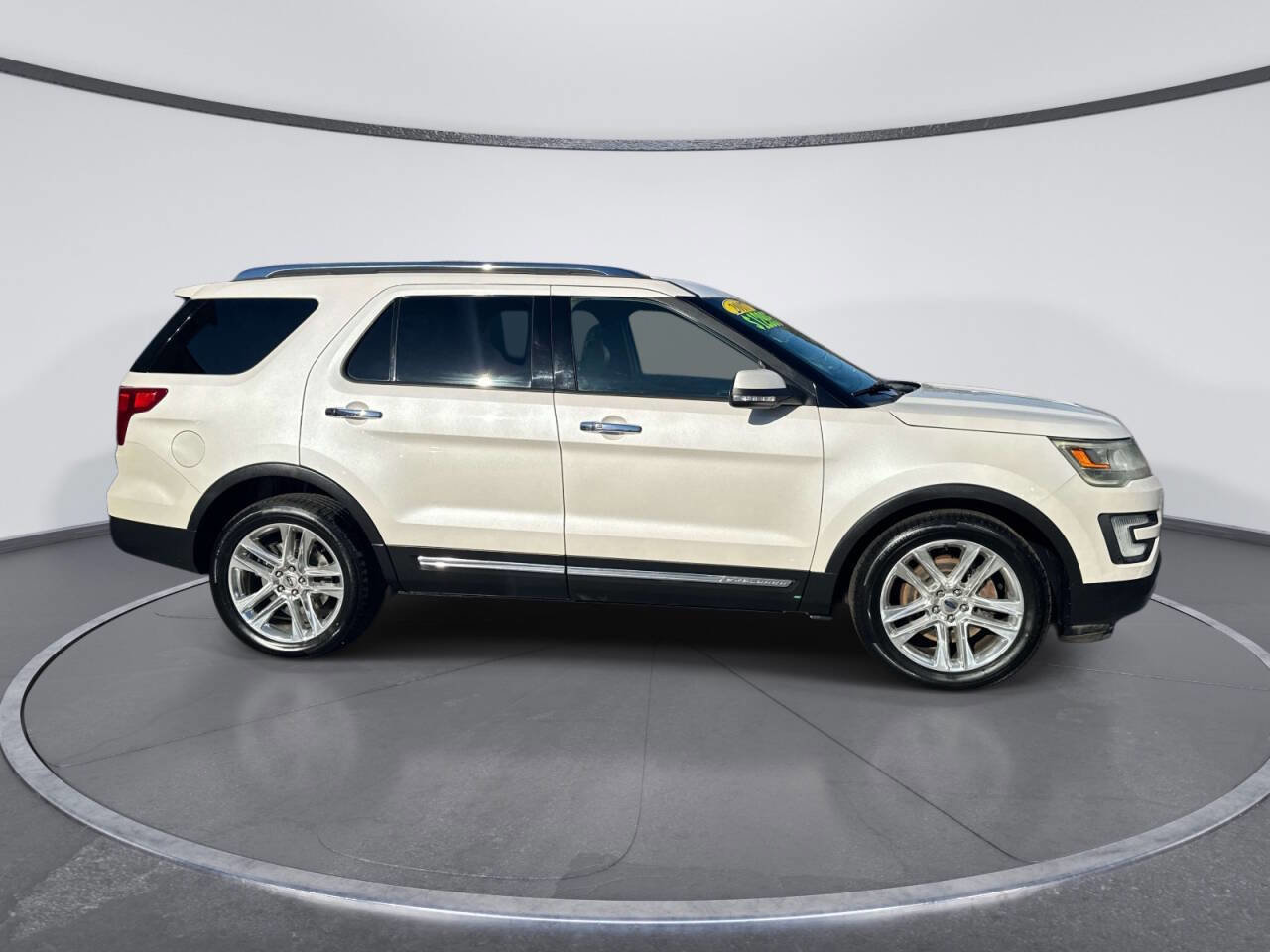 Used 2017 Ford Explorer Limited image 5