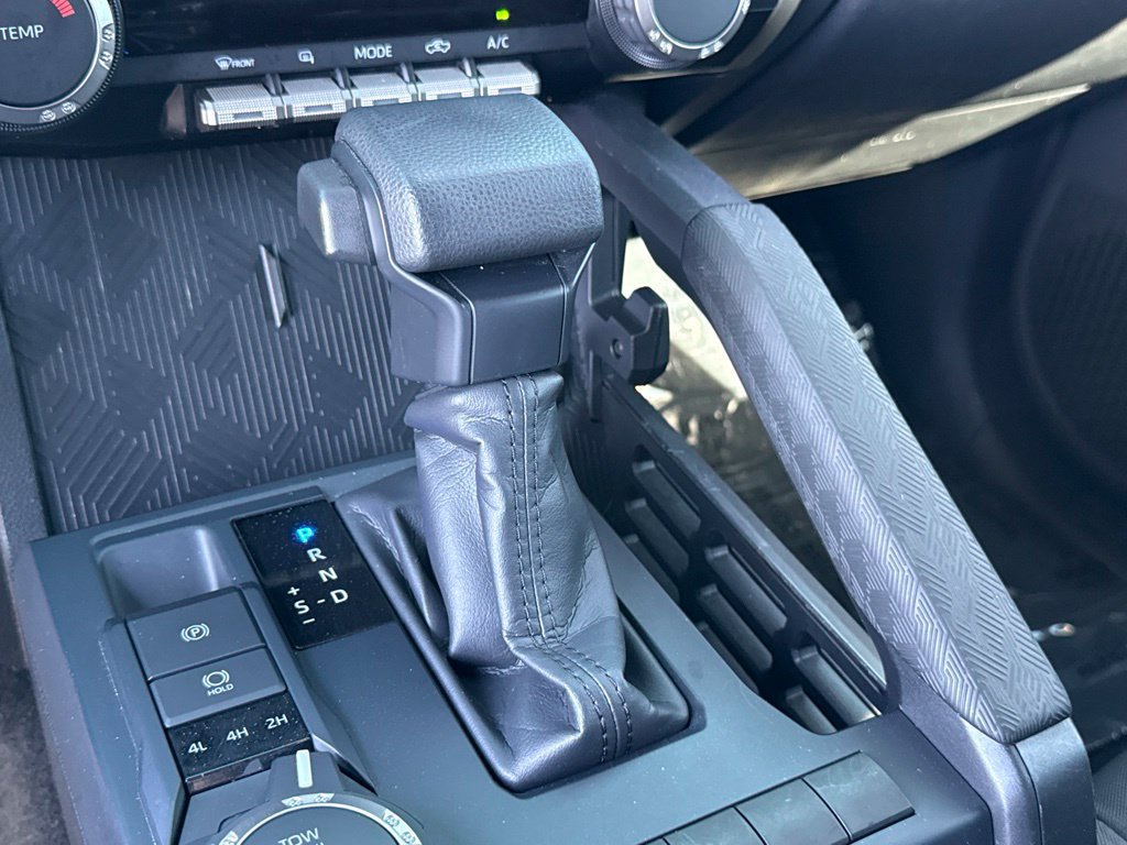 Certified 2025 Toyota Tacoma SR5 AWD/4WD image 24