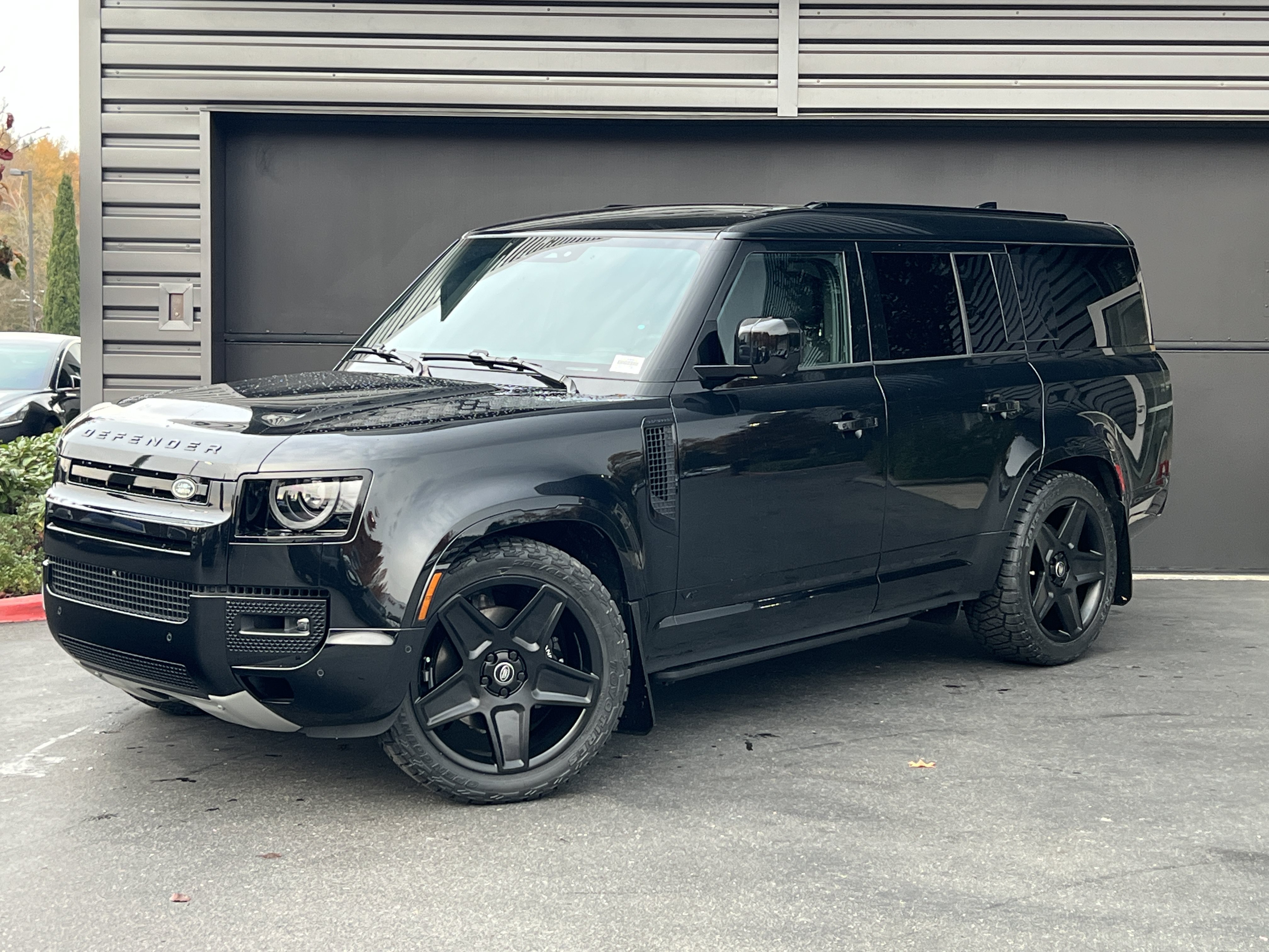 New 2025 Land Rover Defender 130 V8 AWD/4WD image 1