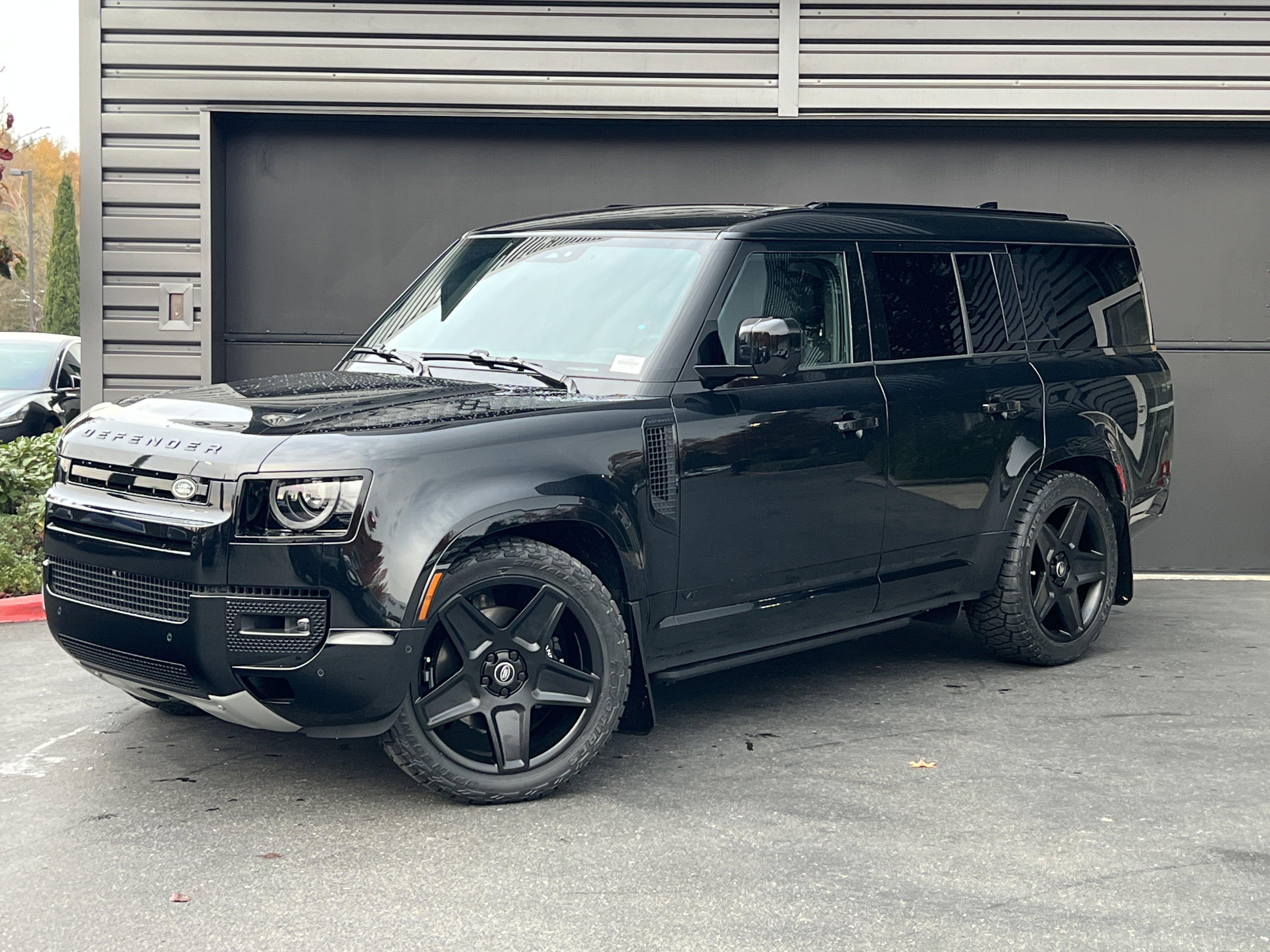 New 2025 Land Rover Defender 130 V8 AWD/4WD image 1
