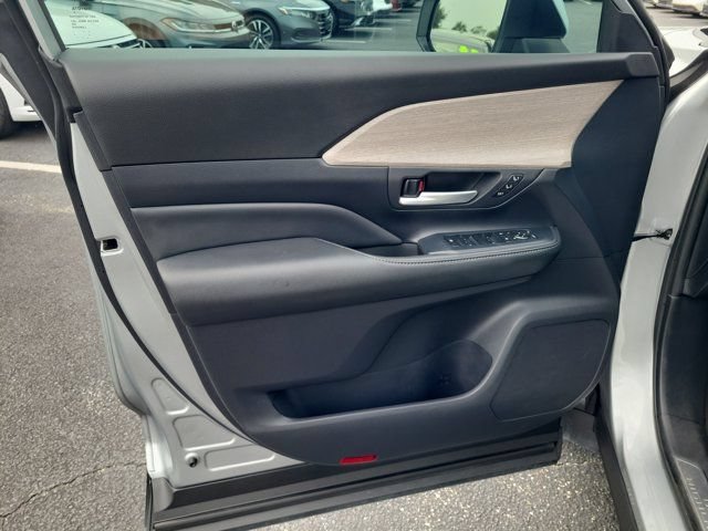 Used 2024 Toyota Grand Highlander FWD image 18