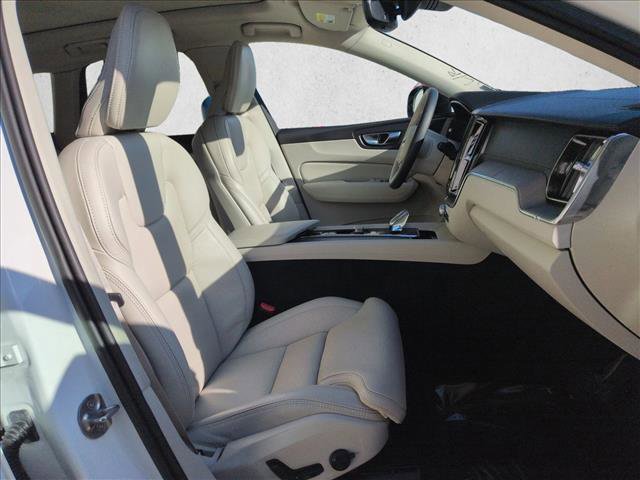 Certified 2023 Volvo XC60 T8 Ultimate w/ Climate Package image 22