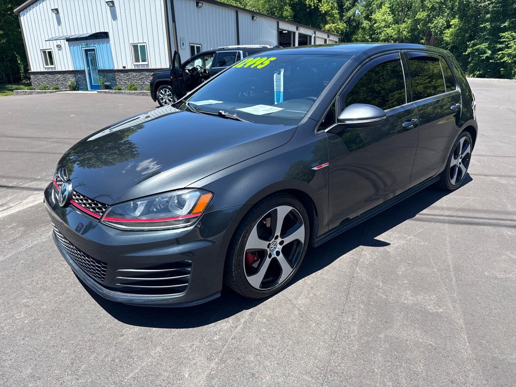 Used 2015 Volkswagen Golf 4-Door FWD image 3