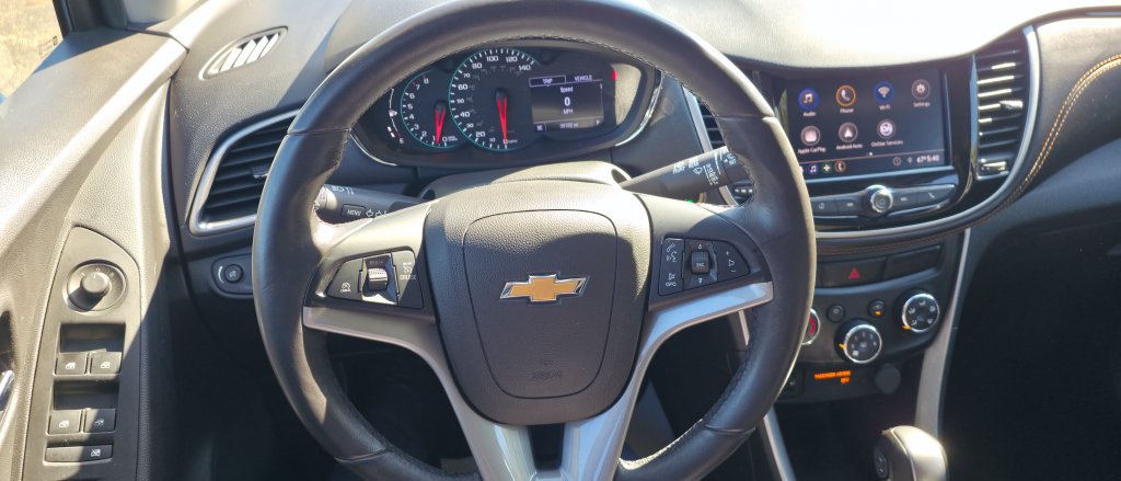 Used 2020 Chevrolet Trax LT w/ LT Convenience Package FWD image 19