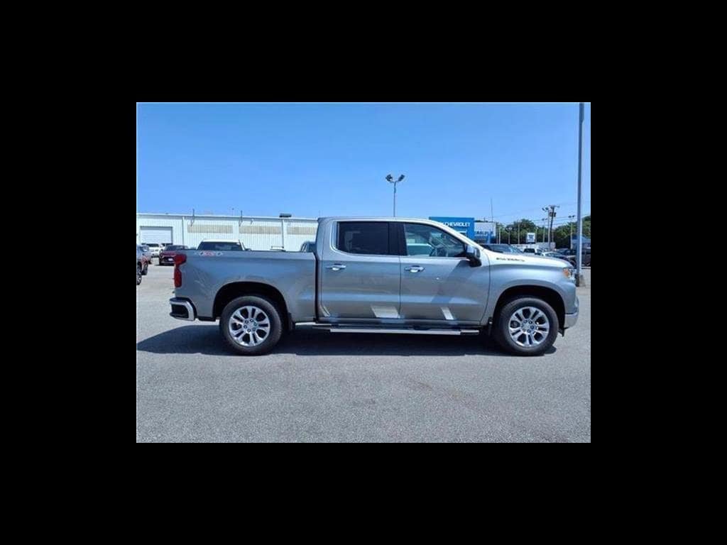 New 2025 Chevrolet Silverado 1500 LTZ w/ LTZ Premium Package AWD/4WD image 36