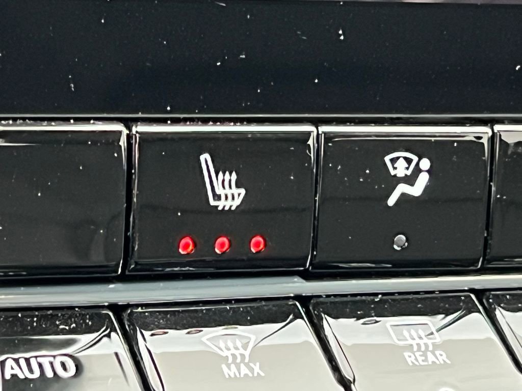 New 2024 GMC Canyon Elevation w/ Convenience Package image 24