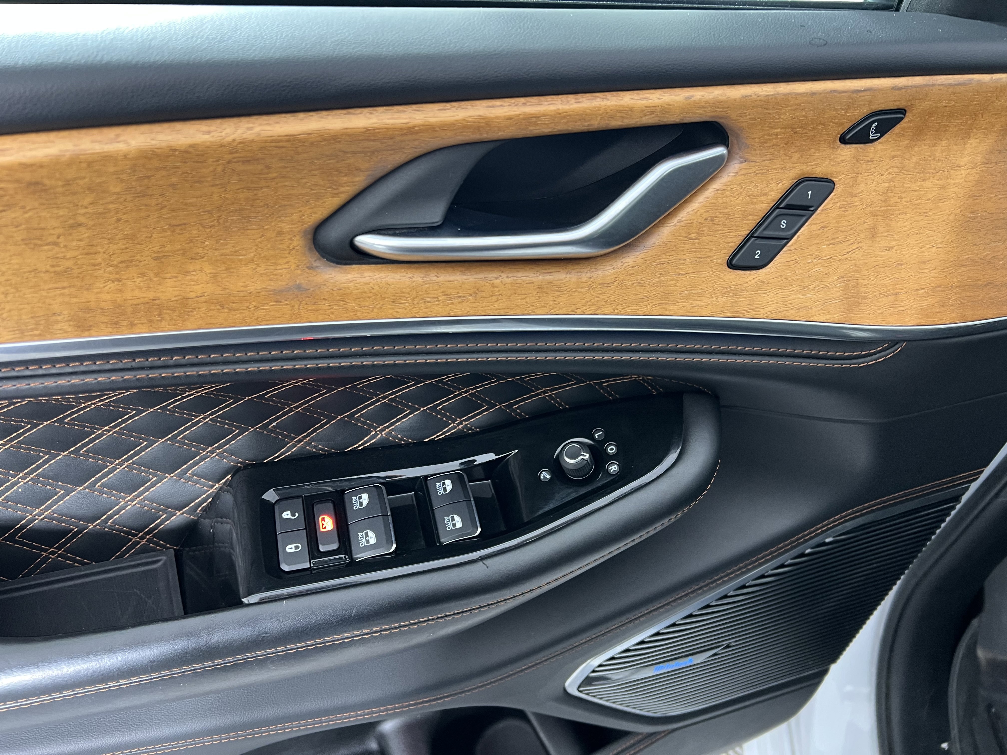 Used 2021 Jeep Grand Cherokee L Summit image 19