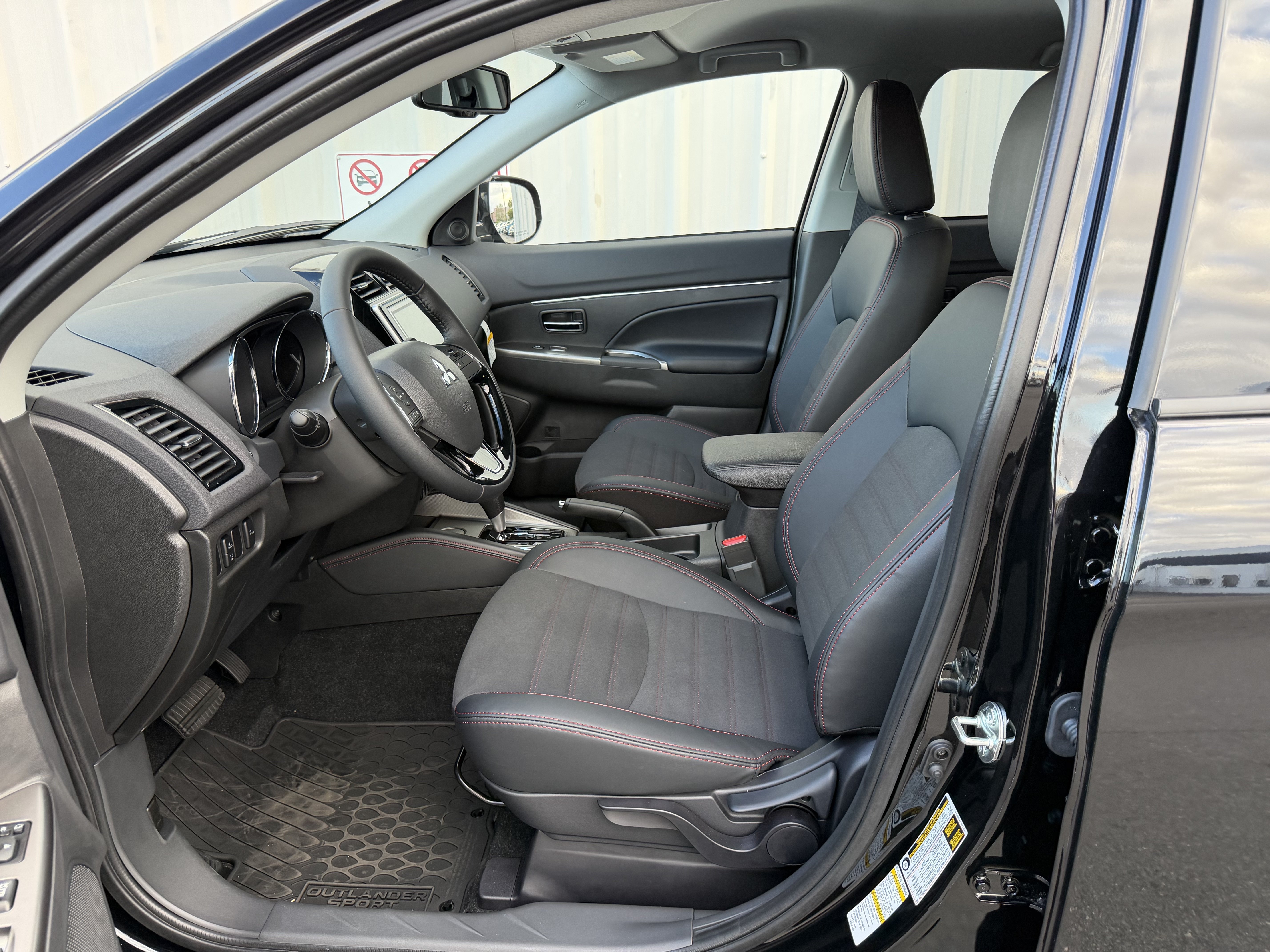 New 2027 Mitsubishi Outlander Sport SE FWD image 11