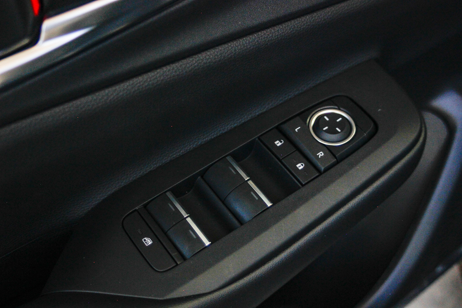 New 2026 Toyota Prius Plug-In Hybrid image 25