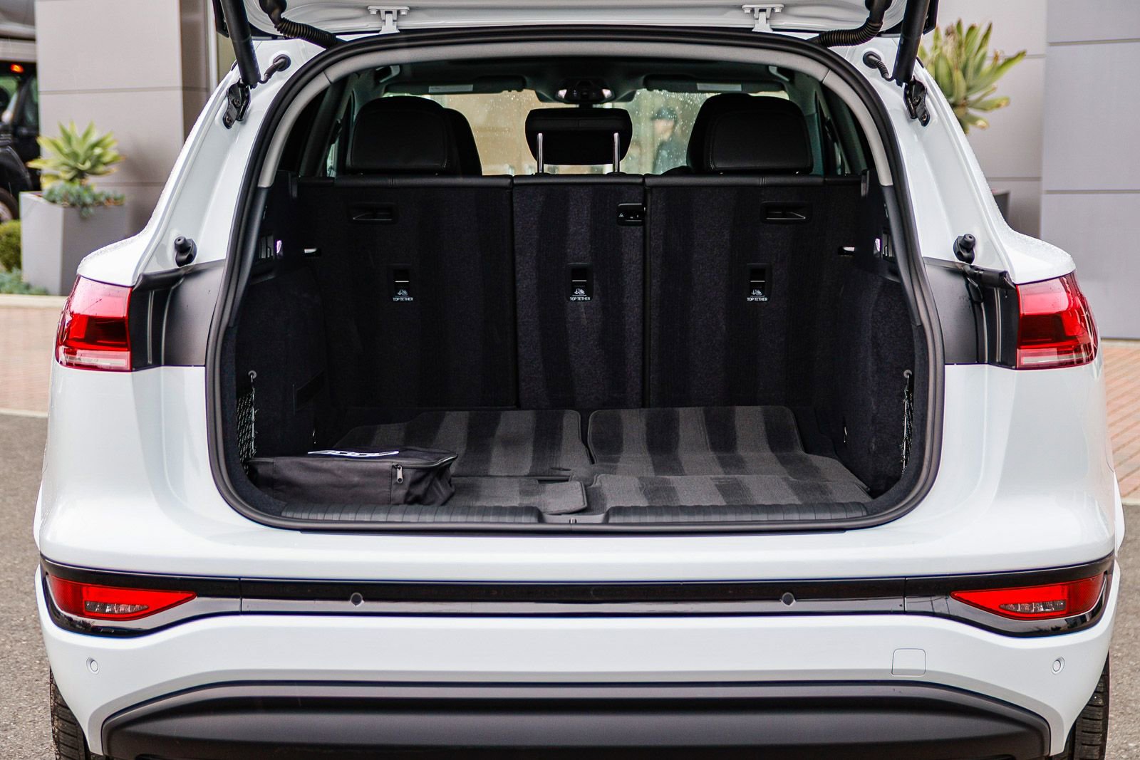 Certified 2025 Audi Q6 e-tron Premium Plus w/ Premium Plus image 31