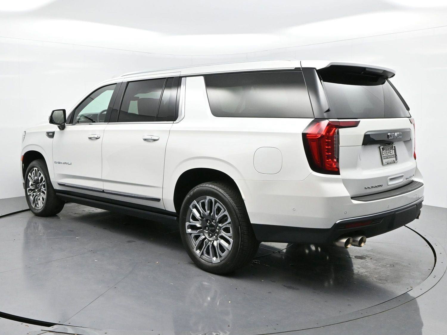 Used 2024 GMC Yukon XL Denali Ultimate image 5