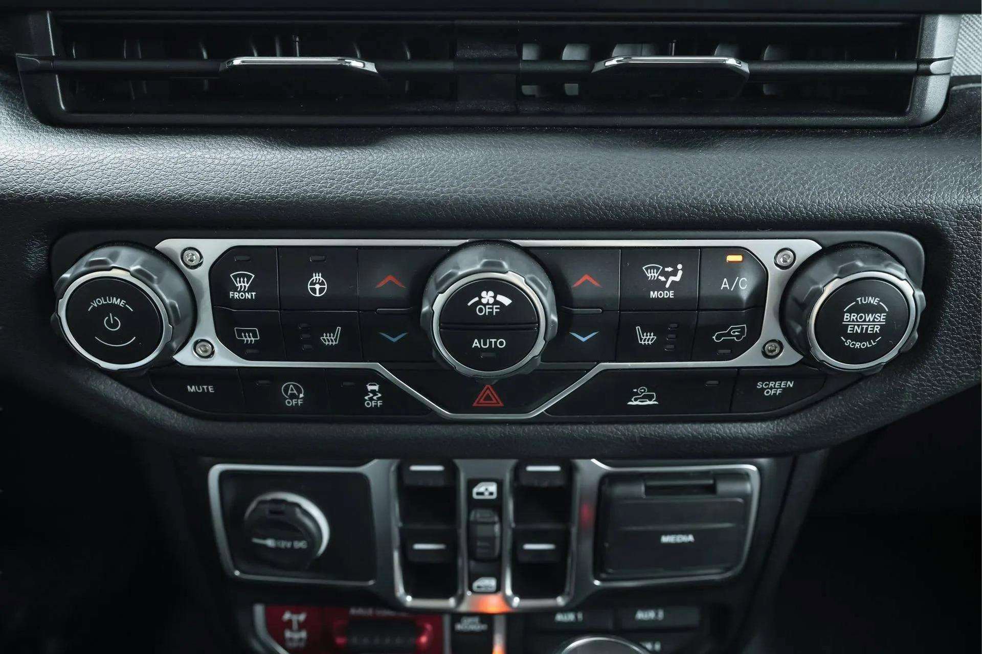 Used 2024 Jeep Wrangler Willys image 17