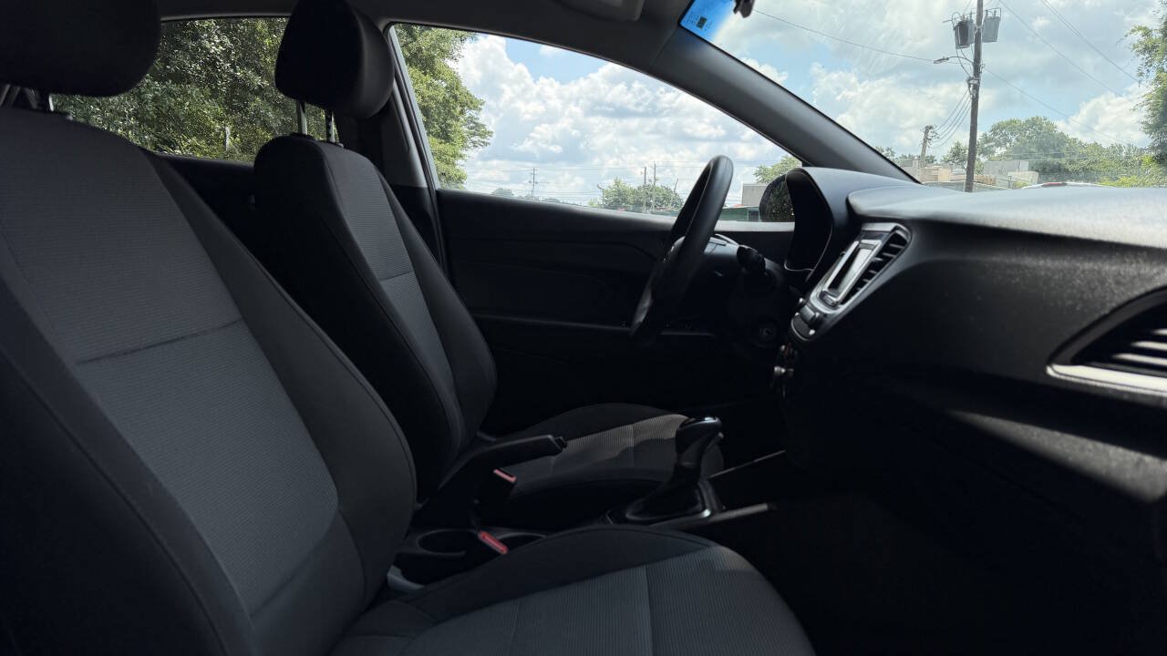 Used 2018 Hyundai Accent SE FWD image 12