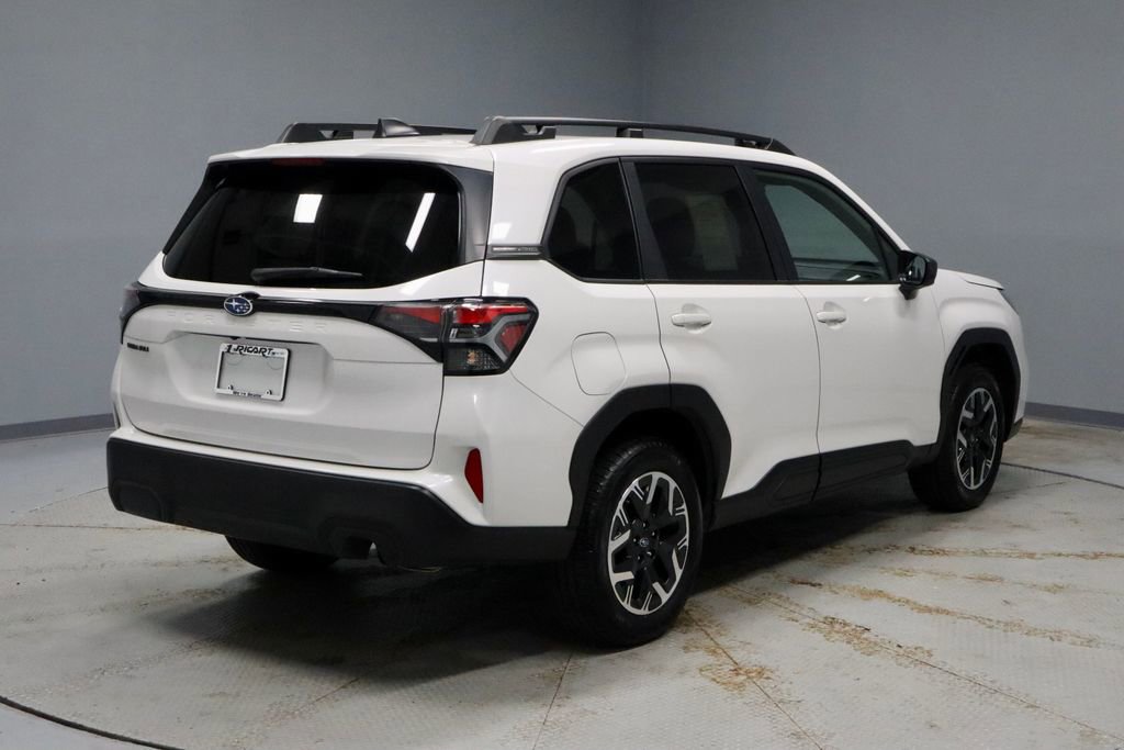 Used 2025 Subaru Forester Premium image 11