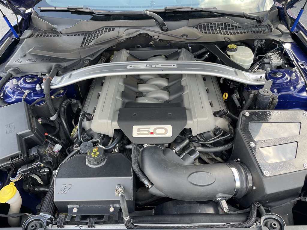 Used 2016 Ford Mustang GT Premium w/ GT Performance Package RWD image 7