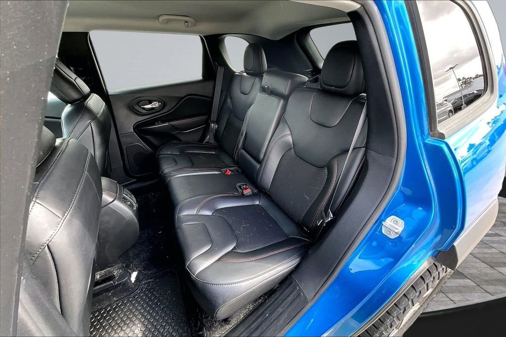 Certified 2021 Jeep Cherokee Trailhawk w/ Technology Group AWD/4WD image 19