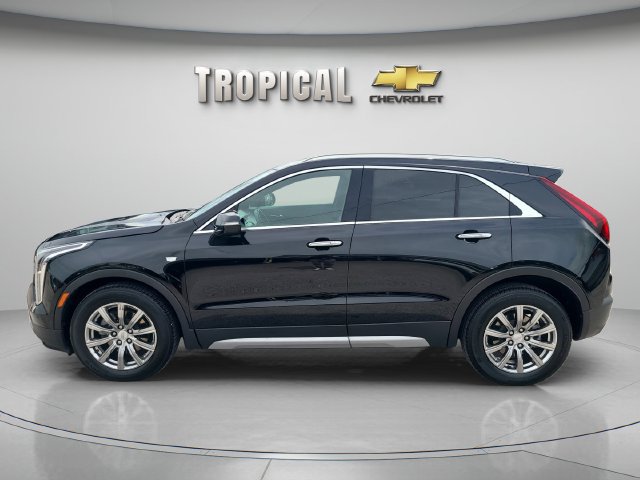 Used 2023 Cadillac XT4 Premium Luxury FWD image 2