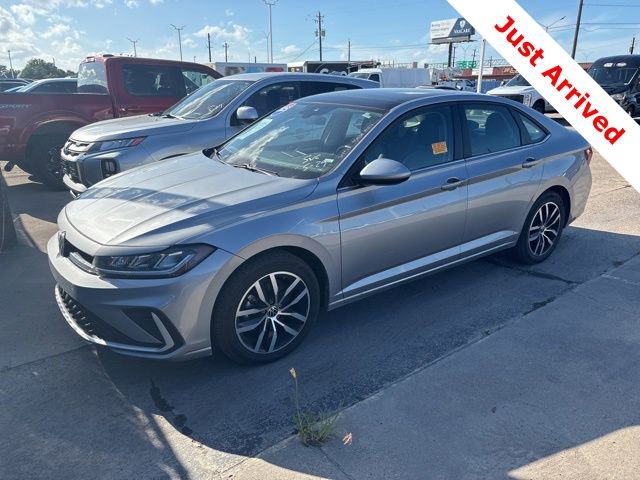 Used 2025 Volkswagen Jetta SE FWD video 1