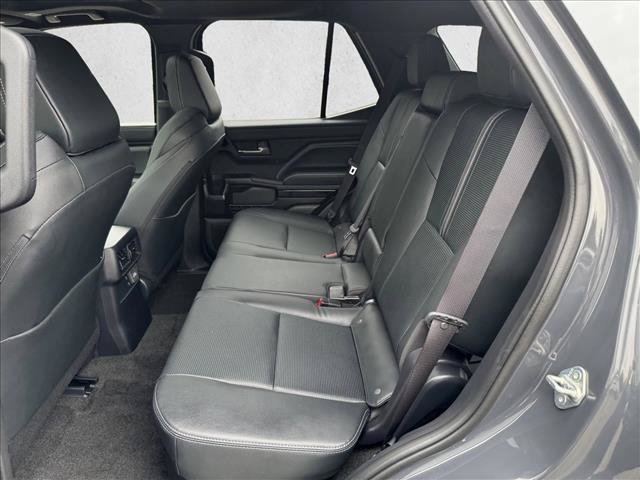 Certified 2025 Toyota 4Runner Limited w/ Tow Technology Package AWD/4WD image 19