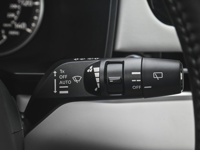 New 2025 Mitsubishi Outlander SE image 25