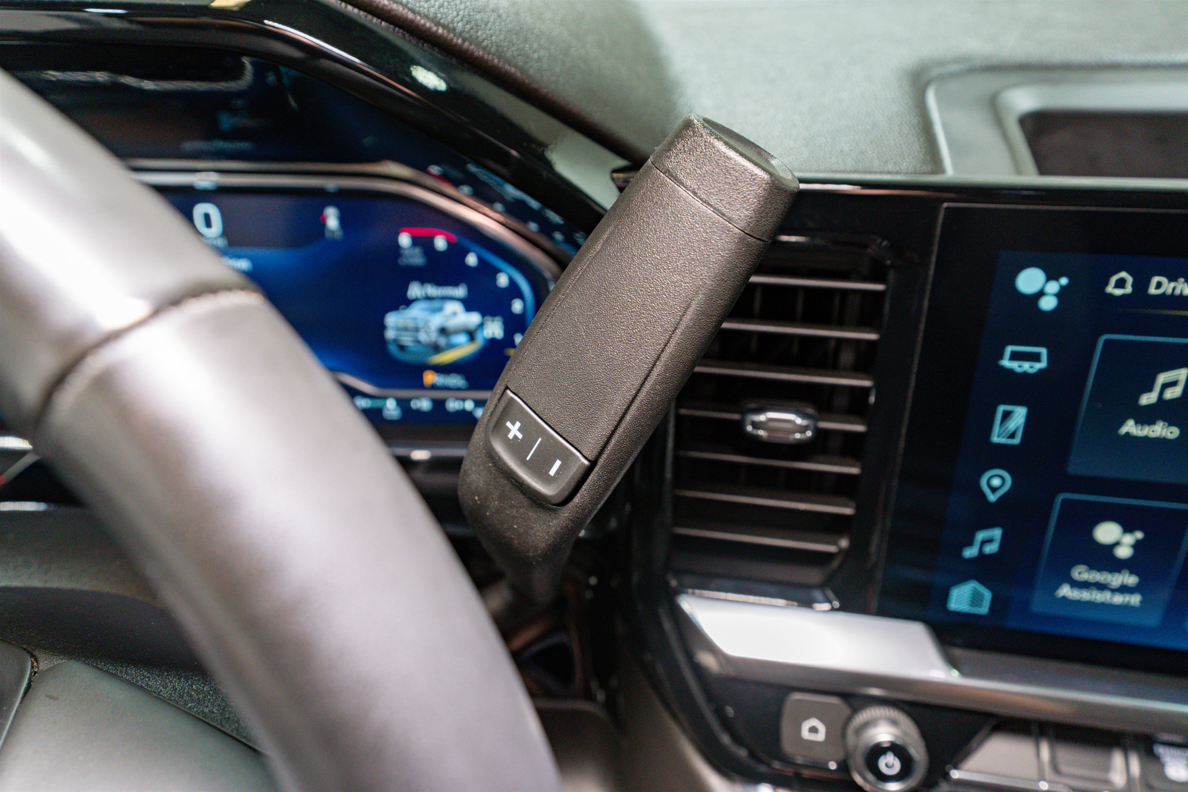 Used 2024 Chevrolet Silverado 3500 LT w/ Convenience Package image 29